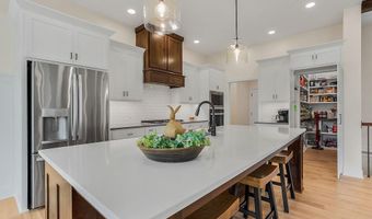 12749 NE Cherokee Dr, Adrian, MO 64720