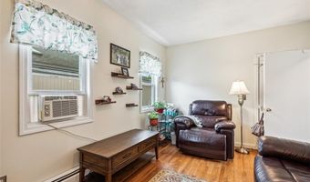 93 Church St, Barrington, RI 02806