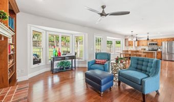 180 Spring Oaks Dr, Ballwin, MO 63011