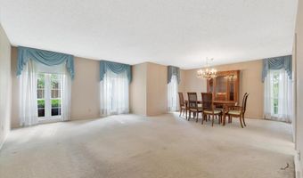 910 Claytonbrook Dr 1, Ballwin, MO 63011