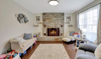 126 9th St, Belford, NJ 07718
