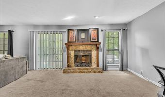 824 Brandy Oaks Ln, Stone Mountain, GA 30088