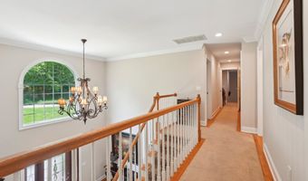 2 Logans Way, Danbury, CT 06811