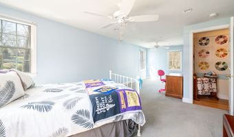 2 Greenview Rd, Brookfield, CT 06804