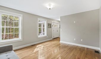 90 Village Place Dr, Barrington, NH 03825