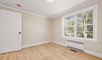 90 Battle St, Bristol, CT 06010