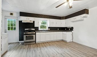 605 W Main St, Anamosa, IA 52205