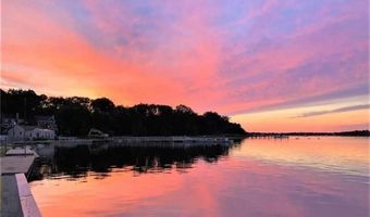 99 Smith St, Bristol, RI 02809