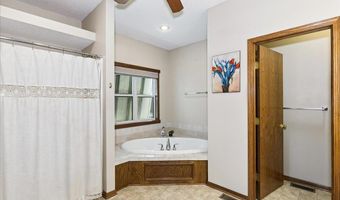 602 Brentwood Pl, Andover, KS 67002