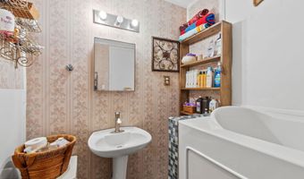 2686 Mona Ln, Alford, FL 32420