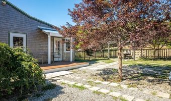 473 Klondike Rd, Charlestown, RI 02813