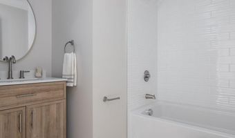 129 Wollaston St, Cranston, RI 02910