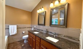1860 Dorchester Ave, Algonquin, IL 60102
