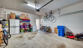 6136 VOYAGERS Pl, Apollo Beach, FL 33572