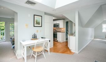 1 Seaview Ave 4, Newport, RI 02840