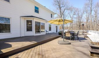 42 Wedgewood Dr, Danbury, CT 06811