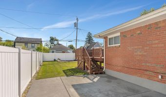 65 Rose Ct, Albany, NY 12209