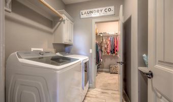 823 155th Cir, Basehor, KS 66007