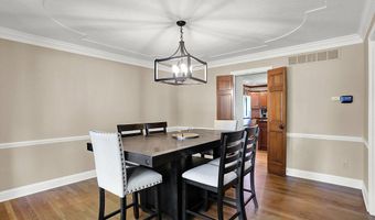 9015 Admirals Pointe Dr, Indianapolis, IN 46236