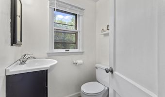 66 Loftus Cir, Bridgeport, CT 06606
