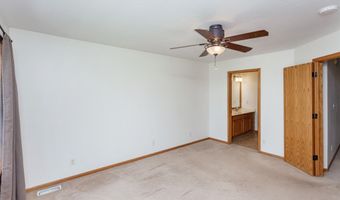 2815 Ashland Ct, Altoona, IA 50009
