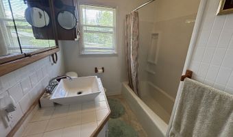 3667 ARTHESIA St E, Armstrong, IL 61812