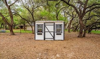 140 Wood Valley Dr, Adkins, TX 78101