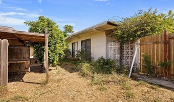 1104 Mokapu Blvd, Kailua, HI 96734