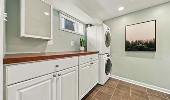 8 E MASONIC VIEW Ave, Alexandria, VA 22301