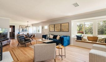 2061 N Roosevelt Ave, Altadena, CA 91001