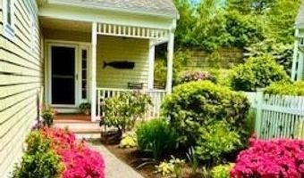 13 Hollyhock Knoll Ct 13, Bourne, MA 02532