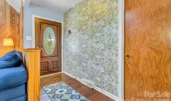 5 Fairway Dr, Arden, NC 28704