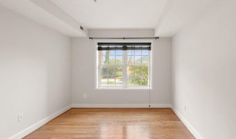 231 N THOMAS St 105, Arlington, VA 22203