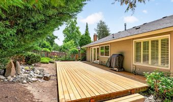14775 NW OAKHILLS Dr, Beaverton, OR 97006