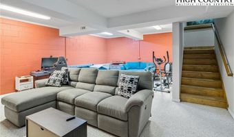 144 Grandfather Farms Rd, Banner Elk, NC 28604