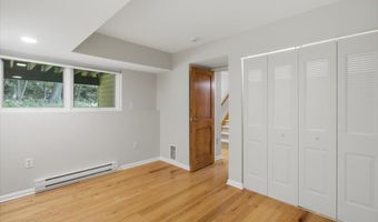 5 Newell Ct, Albany, NY 12204