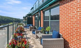 60 Merrimac St 701, Amesbury, MA 01913