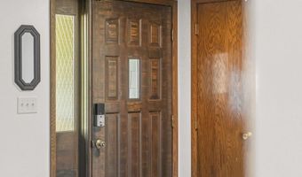 2512 N CHESTWOOD Ct, Appleton, WI 54911