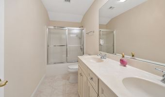 13 Stonegate Cir, Cheshire, CT 06410