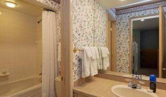 111 Scott Hill Rd 17, Beaver Creek, CO 81620