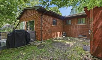 1061 Western Dr, Ann Arbor, MI 48103