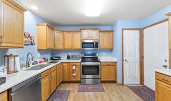 827 SW 46th St, Ankeny, IA 50023