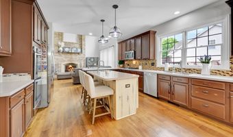 1880 Crofton Dr, Algonquin, IL 60102