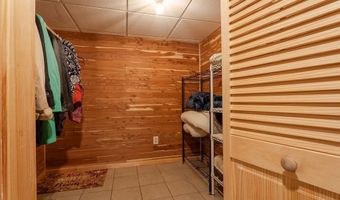 71 Vinton Ave, Cranston, RI 02920