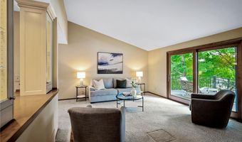451 Reflection Rd, Apple Valley, MN 55124
