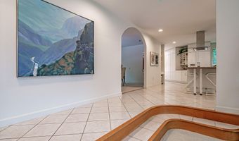 15 Inverness Rd, Falmouth, ME 04105