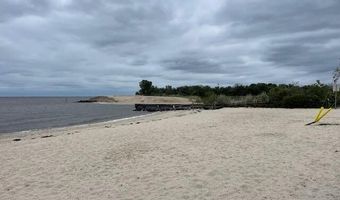 32 Toppinglift Dr, Bayville, NJ 08721