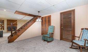 76 Country Ln, Bristol, CT 06010