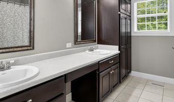 82 Drury Ln, Albertville, AL 35950