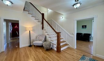 2 Mountain Ave, Bar Harbor, ME 04609